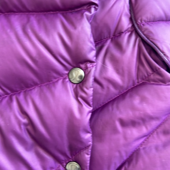 Gorgeous woman’s reversible lululemon vest - Picture 2 of 5